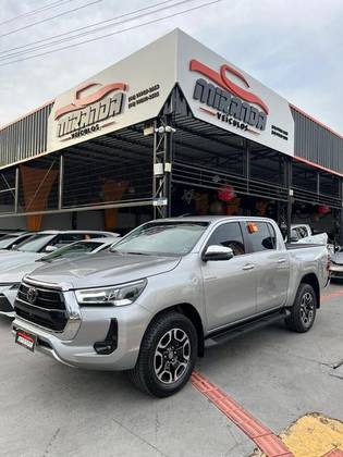 TOYOTA HILUX 2.8 D-4D TURBO DIESEL CD SRX 4X4 AUTOMÁTICO